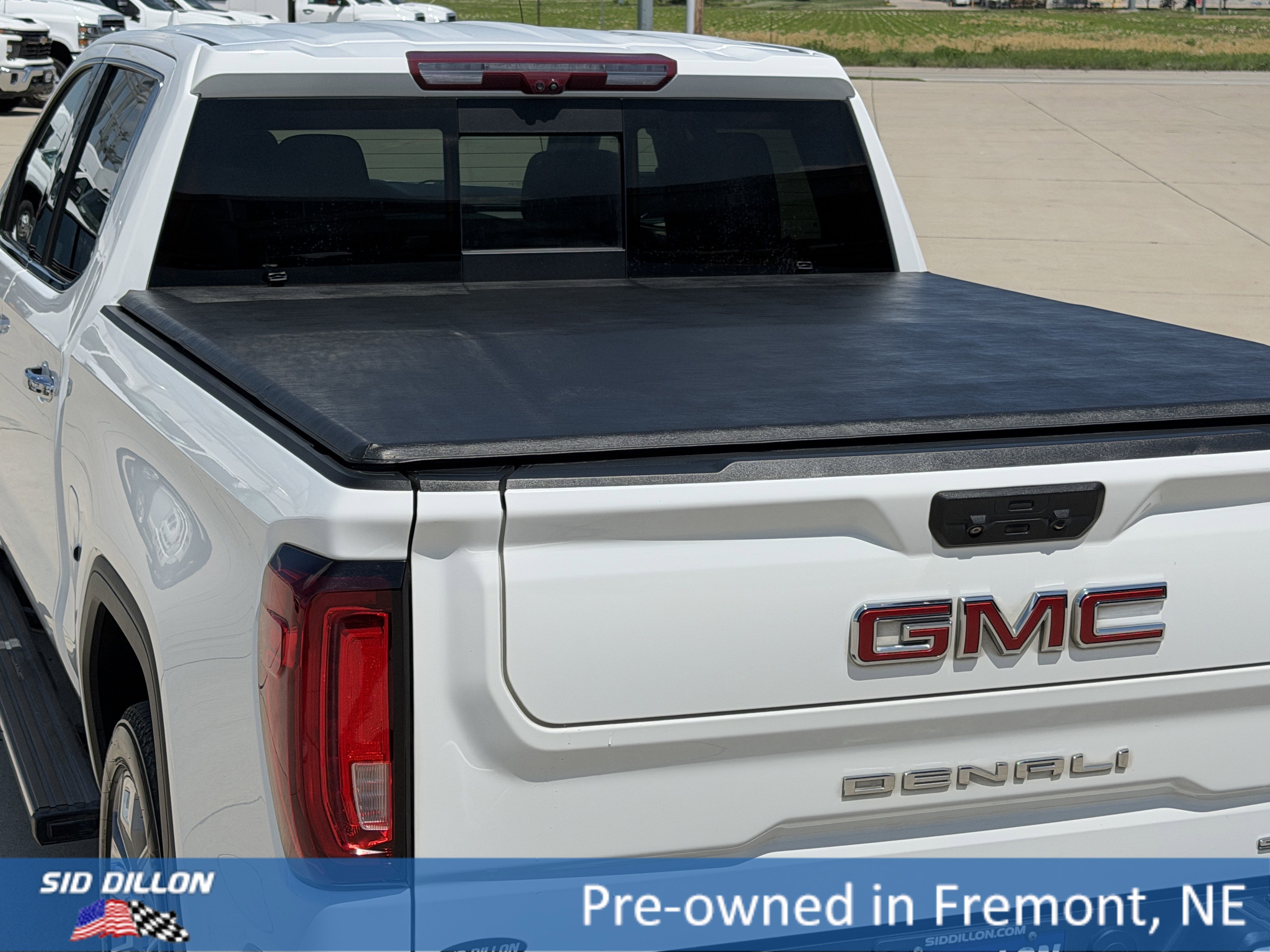 Used 2023 Summit White GMC Denali image 5