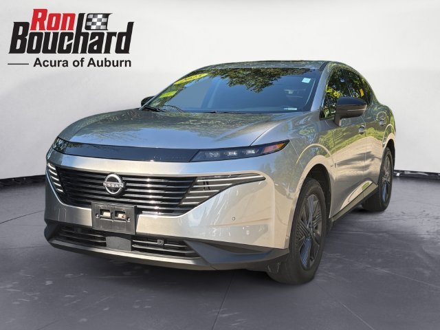 Used 2025 Gold Nissan SL image 5