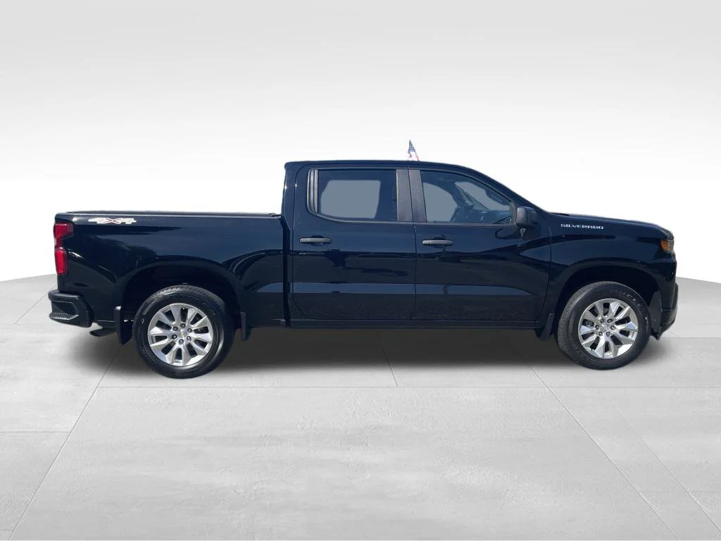 Used 2020 Black Chevrolet Custom image 8