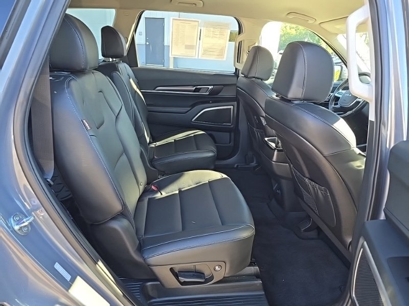 Used 2024 Silver Kia S image 32