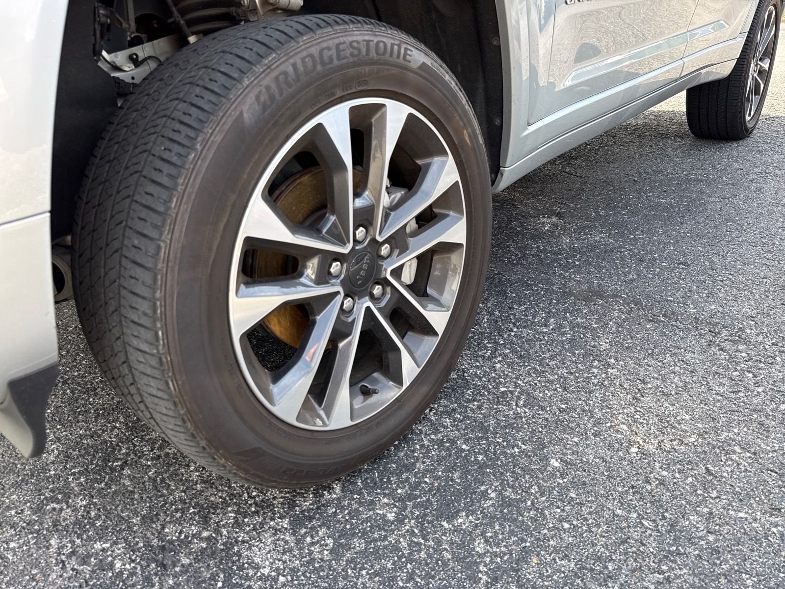 Used 2024 Silver Jeep Overland image 8