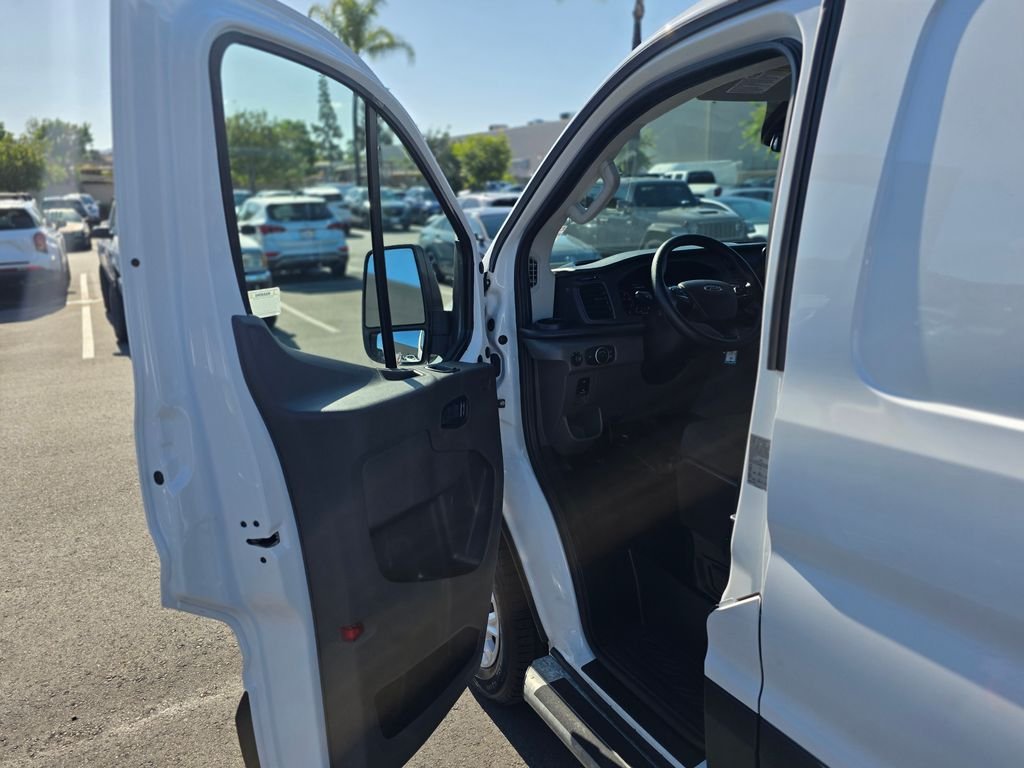 Used 2025 White Ford Base image 33