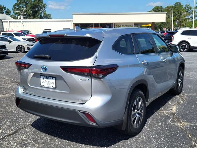 Used 2024 Silver Toyota XLE image 2
