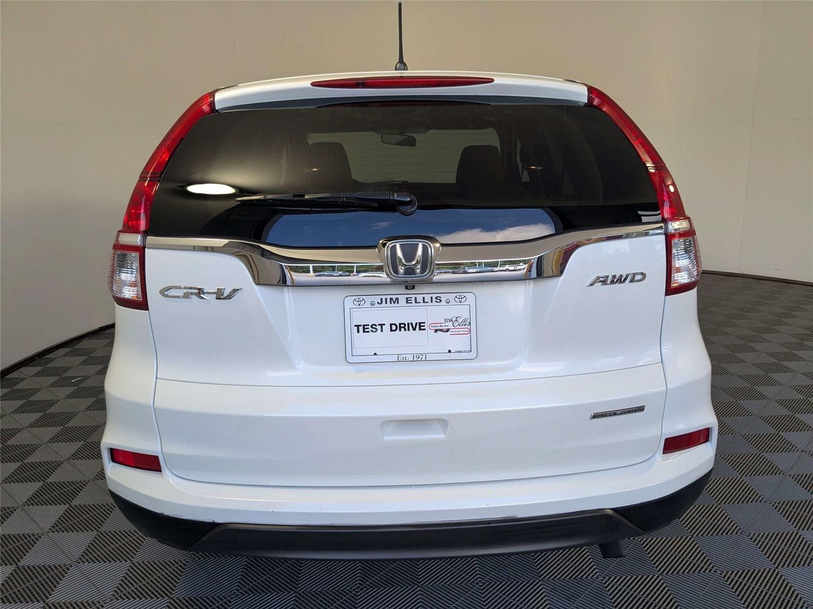 Used 2016 White Diamond Pearl Honda SE image 6