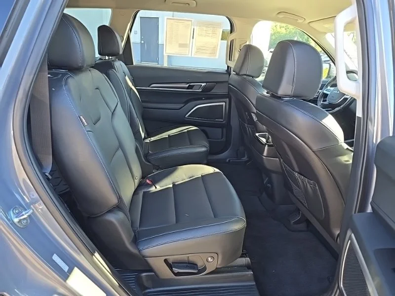 Used 2024 Silver Kia S image 32
