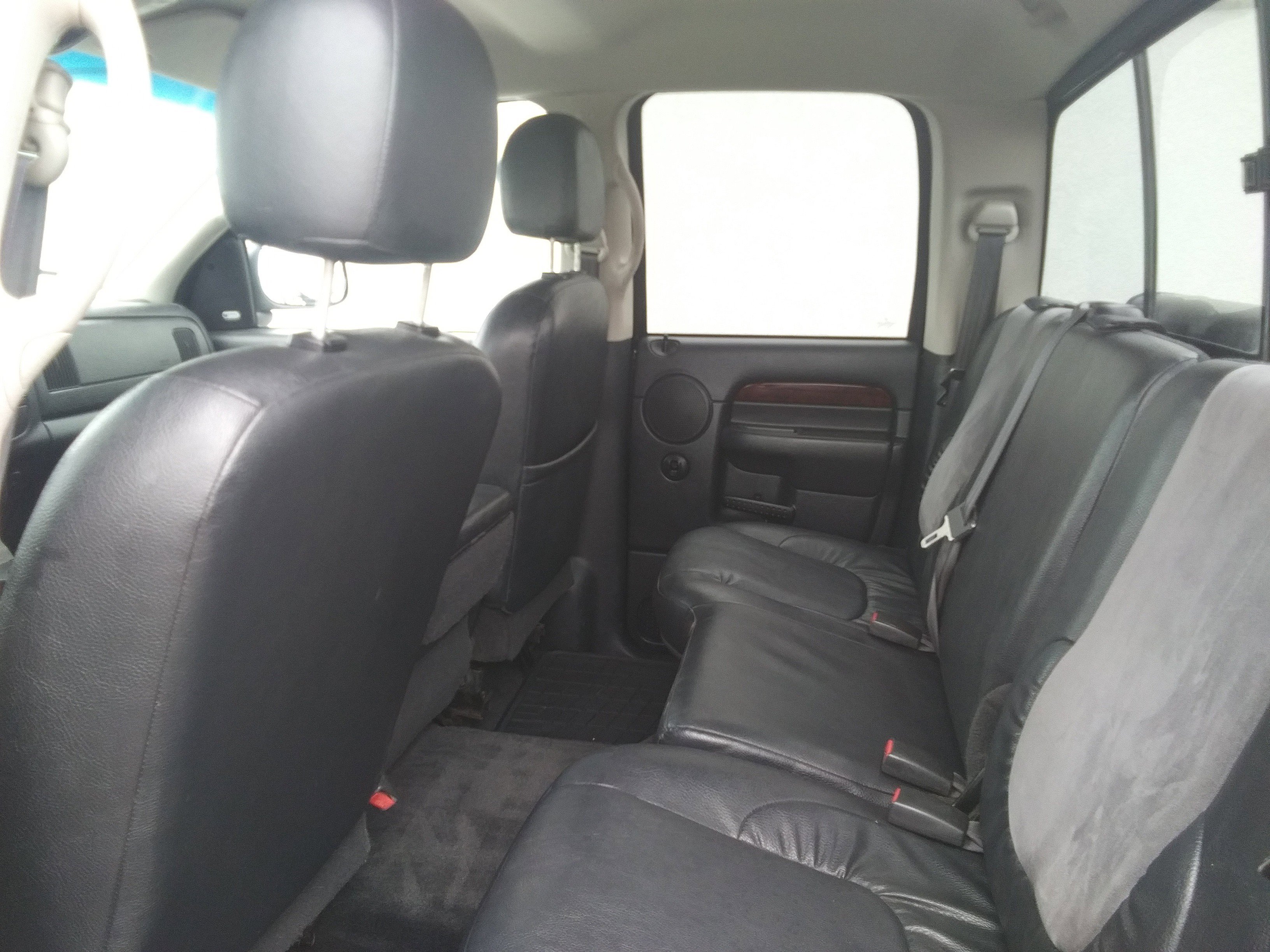 Used 2003 Black Dodge SLT image 9