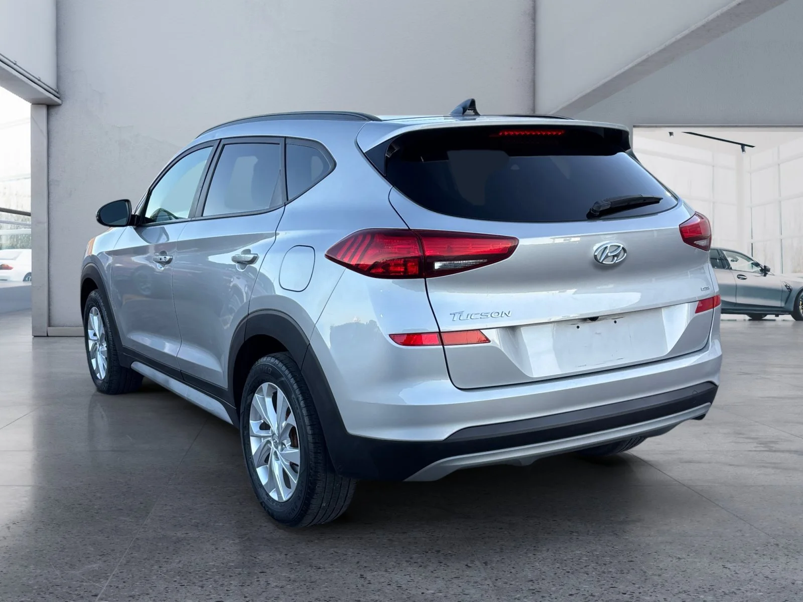 Used 2020 Silver Hyundai Preferred image 3