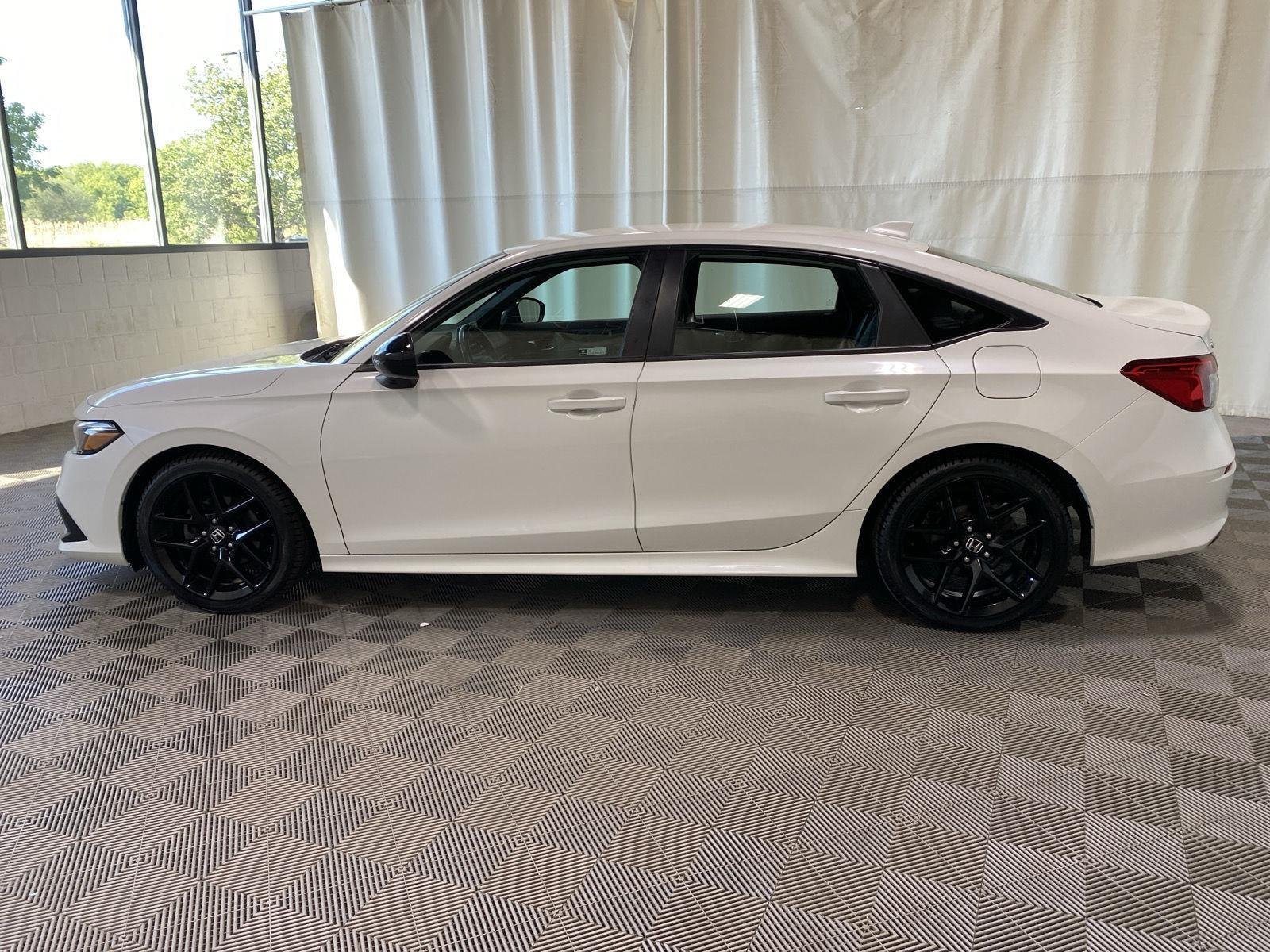 Used 2023 Platinum White Pearl Honda Sport image 7