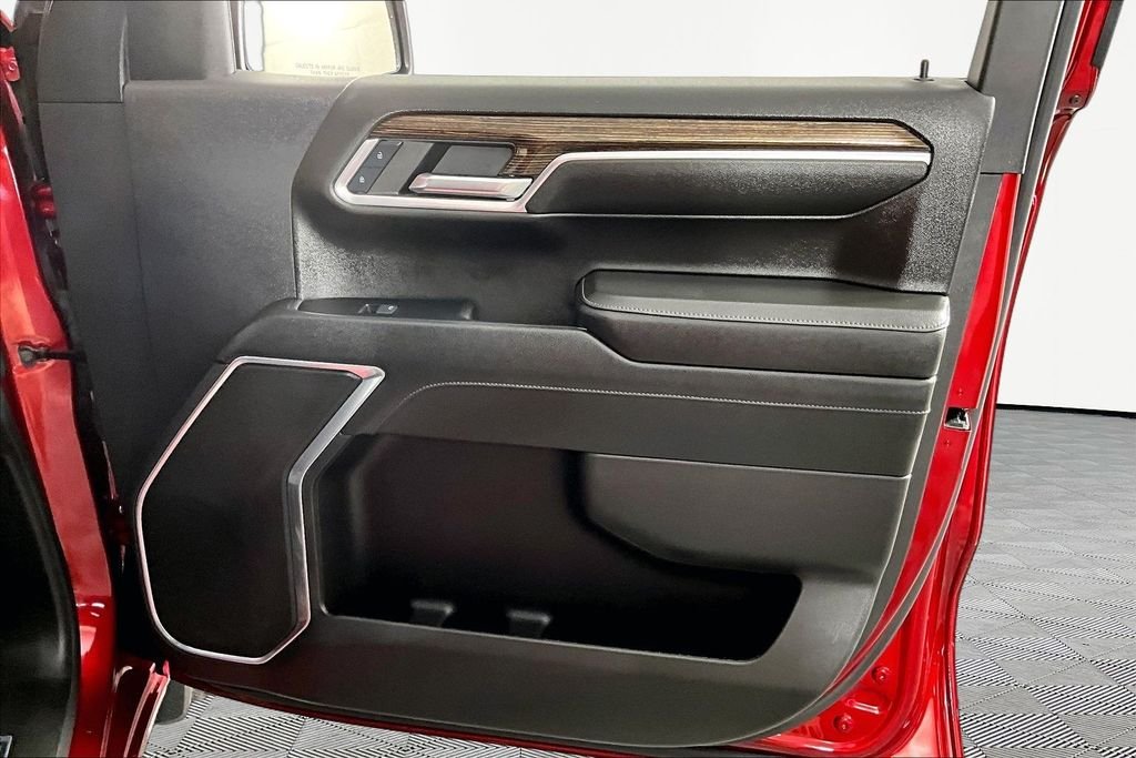 Used 2024 Red GMC Elevation image 27