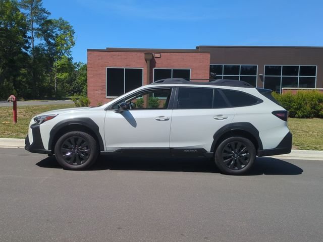 Used 2025 White Subaru Onyx Edition image 10