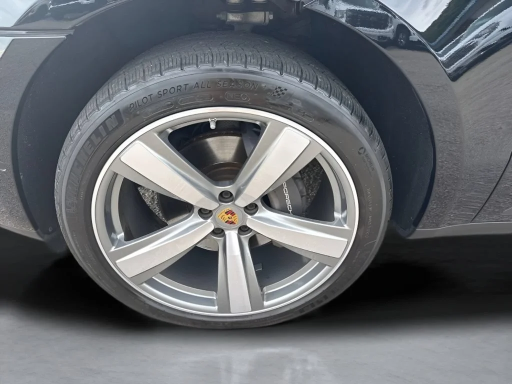 Used 2022  Porsche  image 37