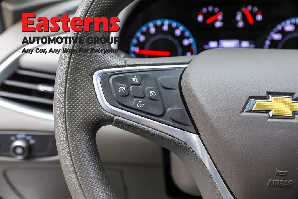 Used 2022 White Chevrolet LT image 15