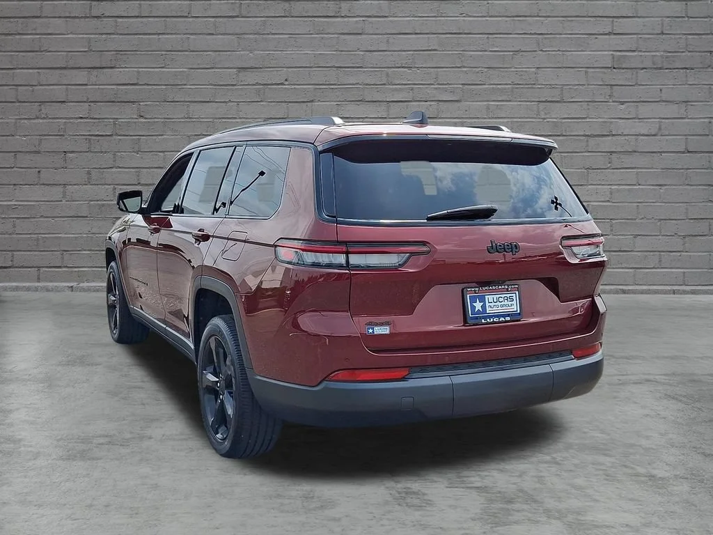 Used 2024 Red Jeep Altitude X 4x4 image 9