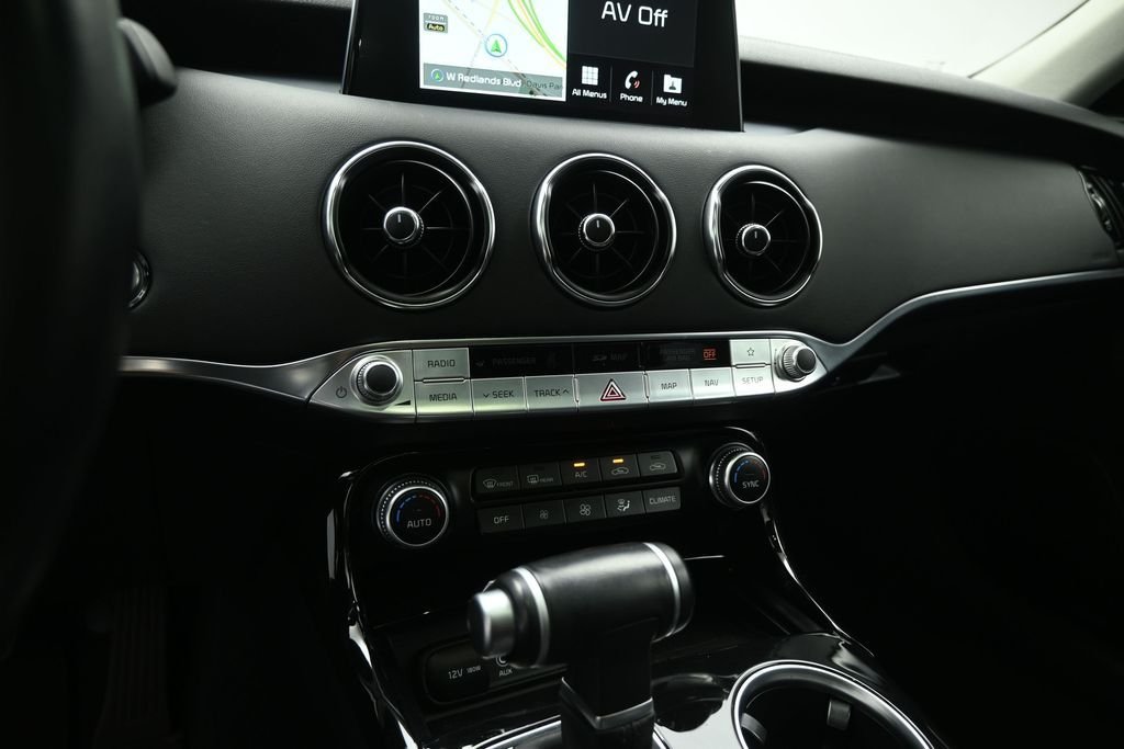 Used 2019 Black Kia Premium image 15