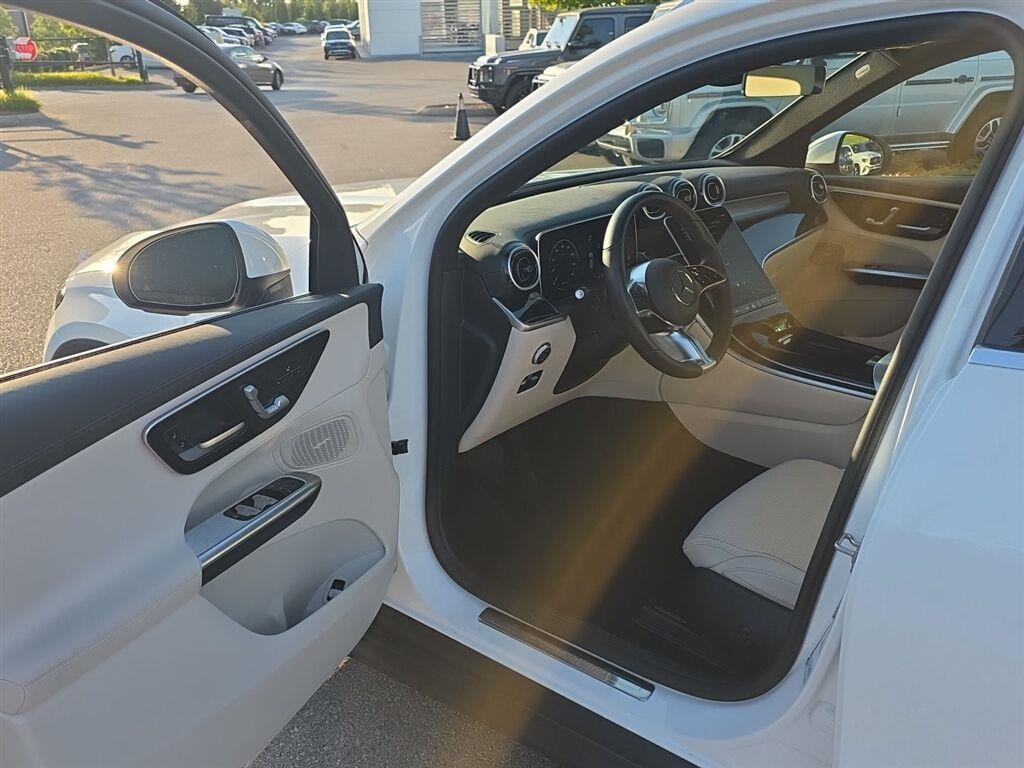 Certified Used 2025 Polar White Mercedes-Benz GLC 300 image 8