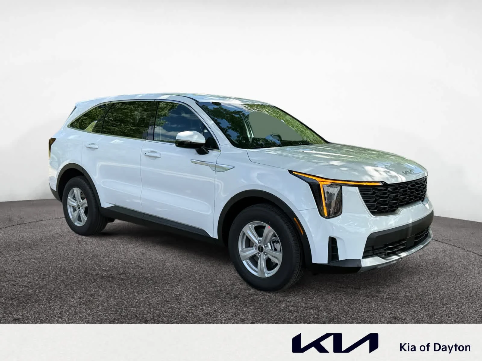 New 2026 Glacial White Pearl Kia LX image 3