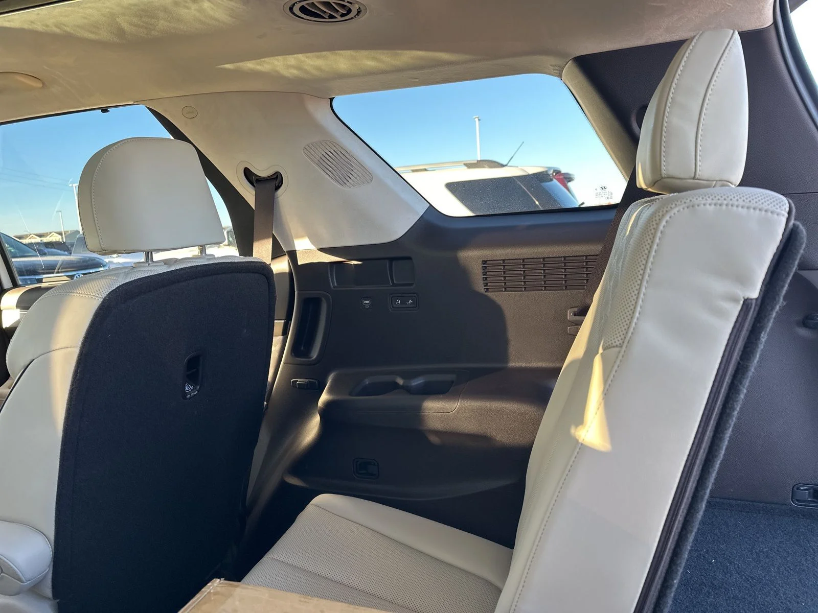 Used 2021 White Hyundai Calligraphy image 33