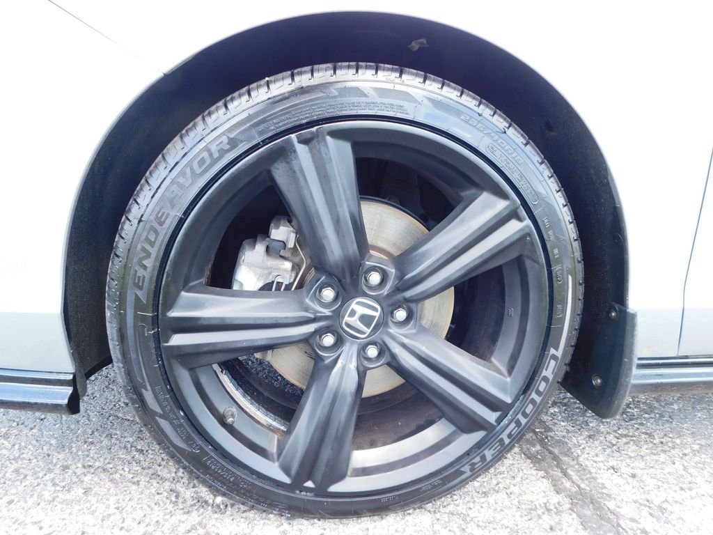 Used 2023 Silver Honda Sport-L image 10