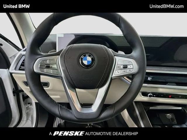 New 2027 Mineral White Metallic BMW X7 image 6