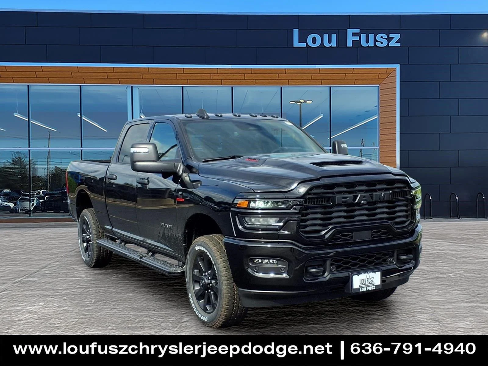 New 2026 Diamond Black Crystal Pearl-Coat Exterior Paint RAM Big Horn image 1