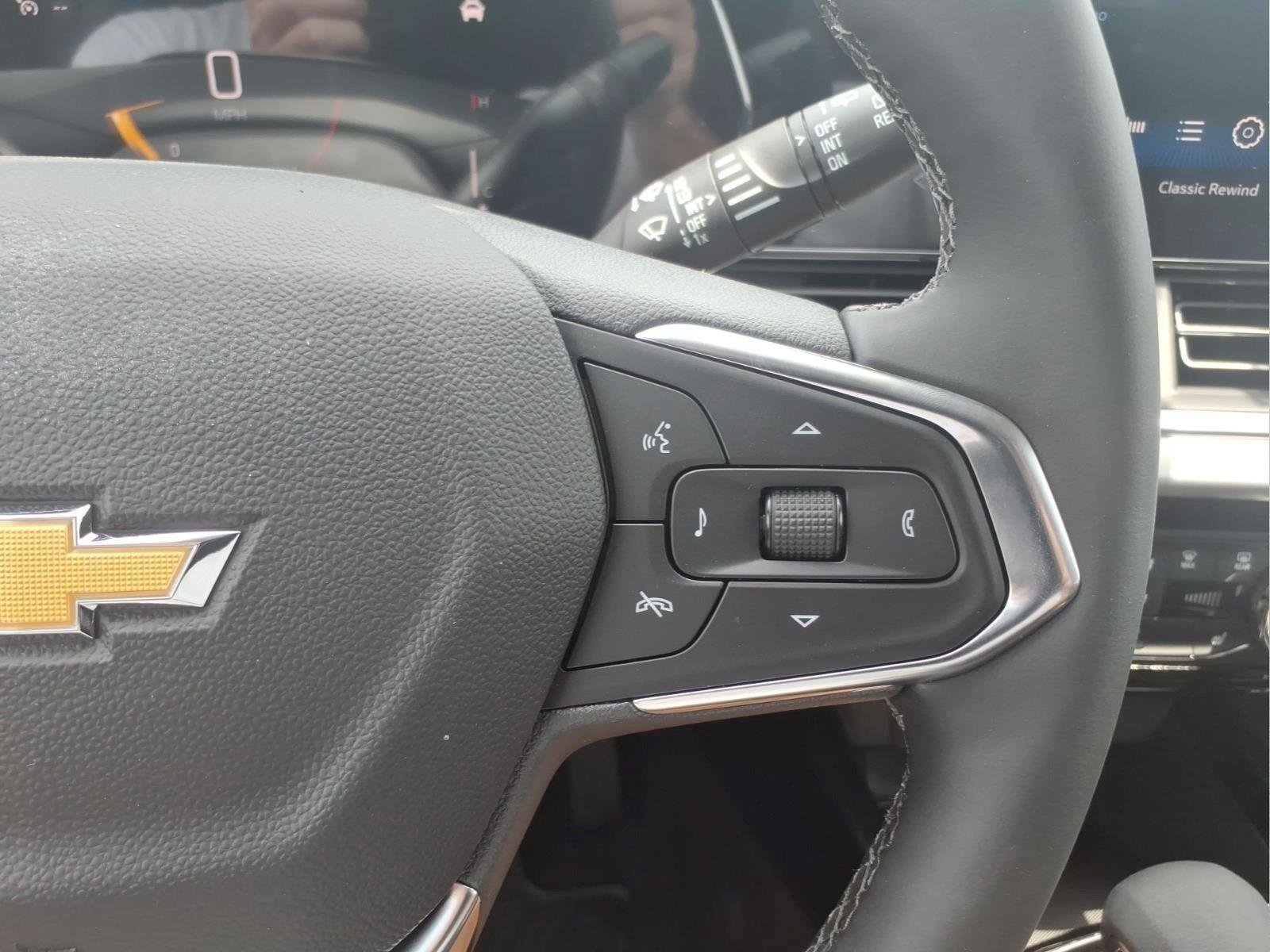 New 2026 Summit White Chevrolet LT image 20