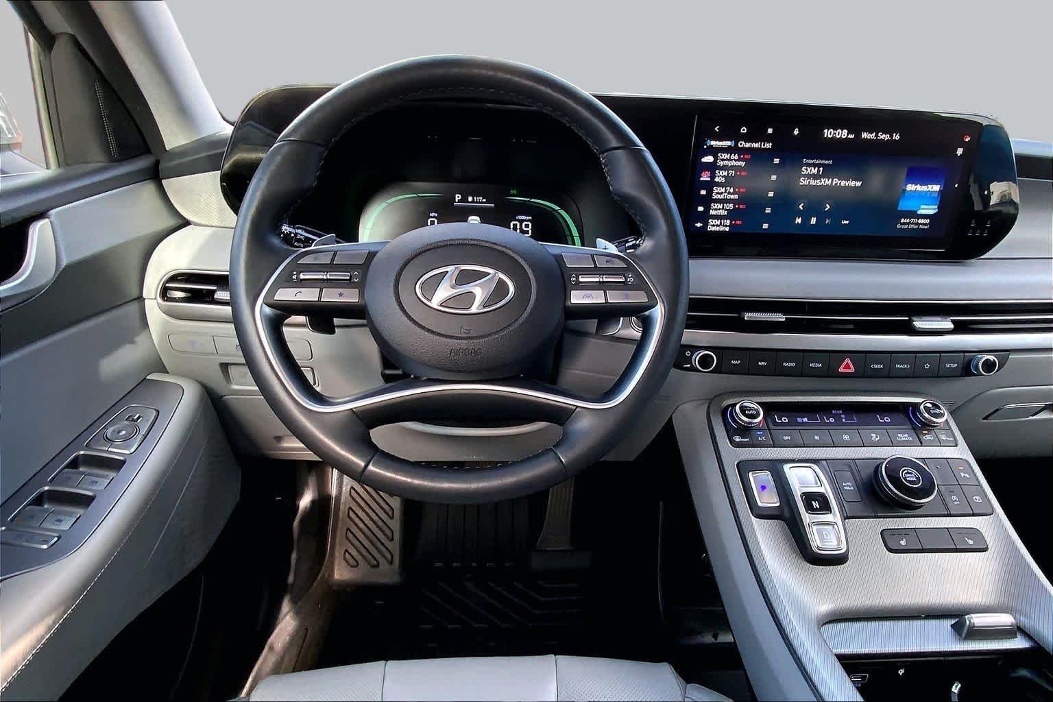 Used 2024  Hyundai SEL 7P image 6