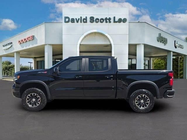 Used 2025 Black Chevrolet ZR2 image 9