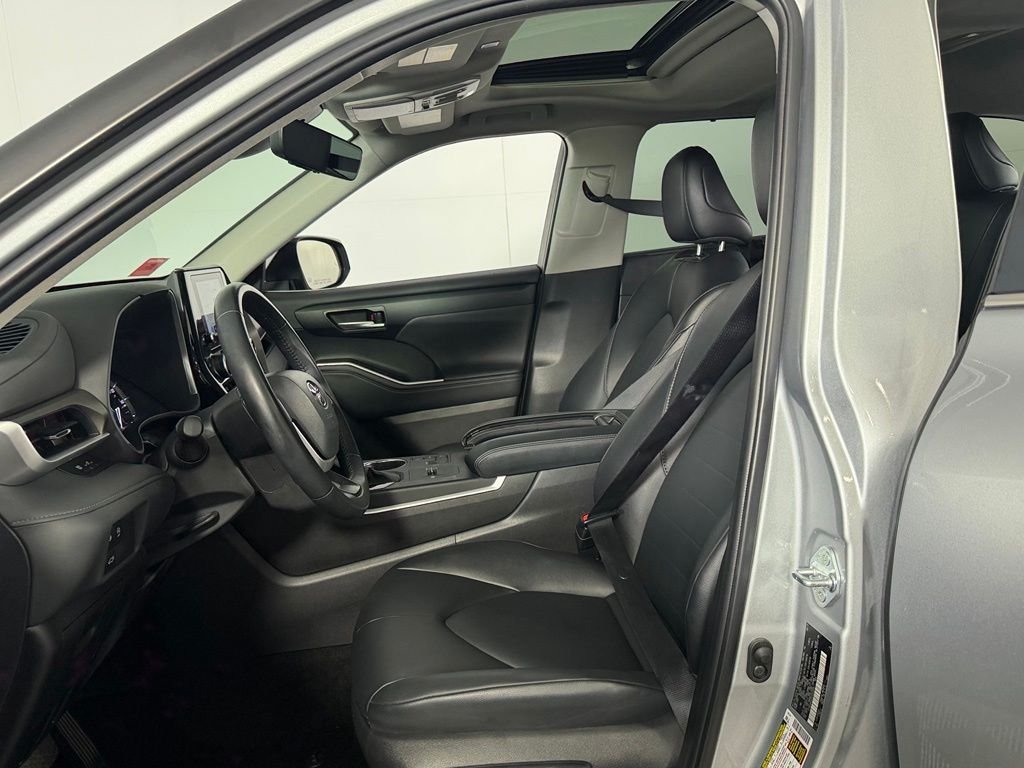 Certified Used 2025 Silver Toyota XLE image 22