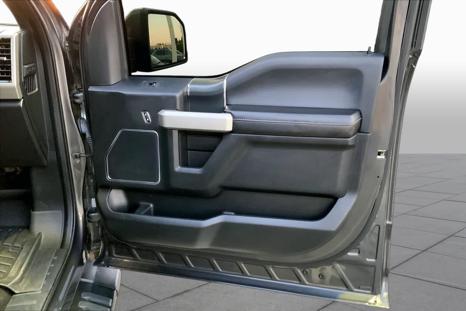 Used 2018 Magnetic Ford LARIAT image 22