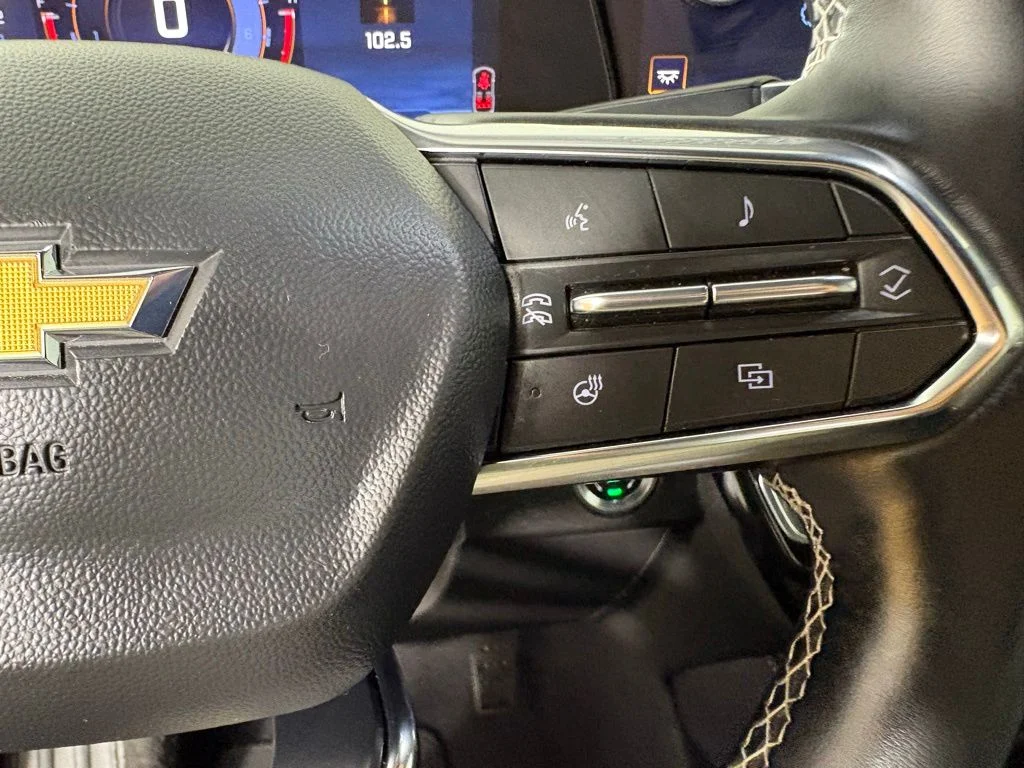 Used 2025 White Chevrolet LT image 24