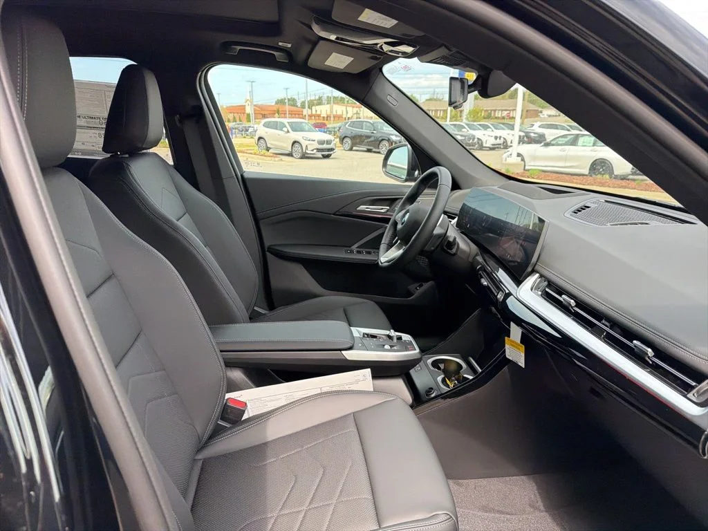 Used 2026 Black BMW xDrive28i image 25