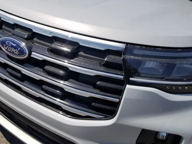 New 2026 Space White Metallic Ford Active image 9