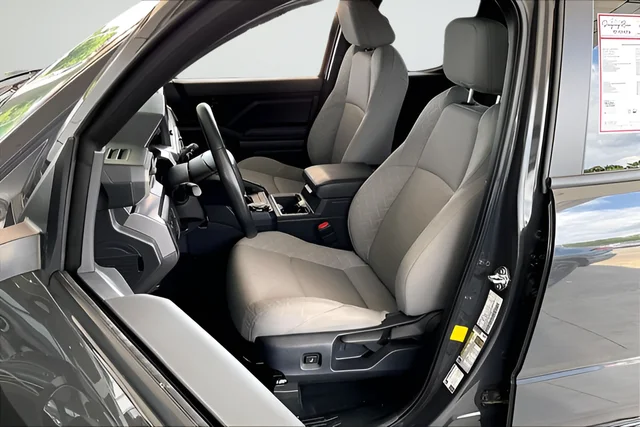 Used 2025  Toyota SR5 image 18
