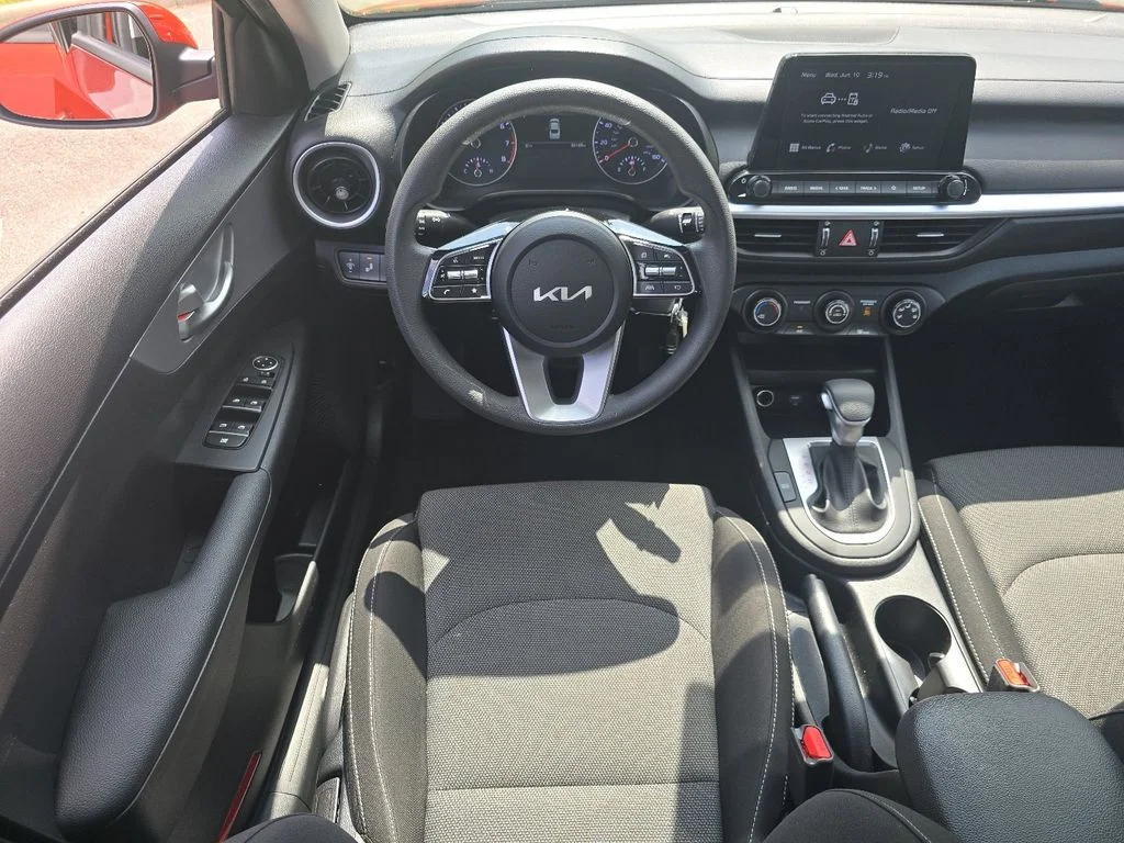 Used 2023 Red Kia LXS image 22