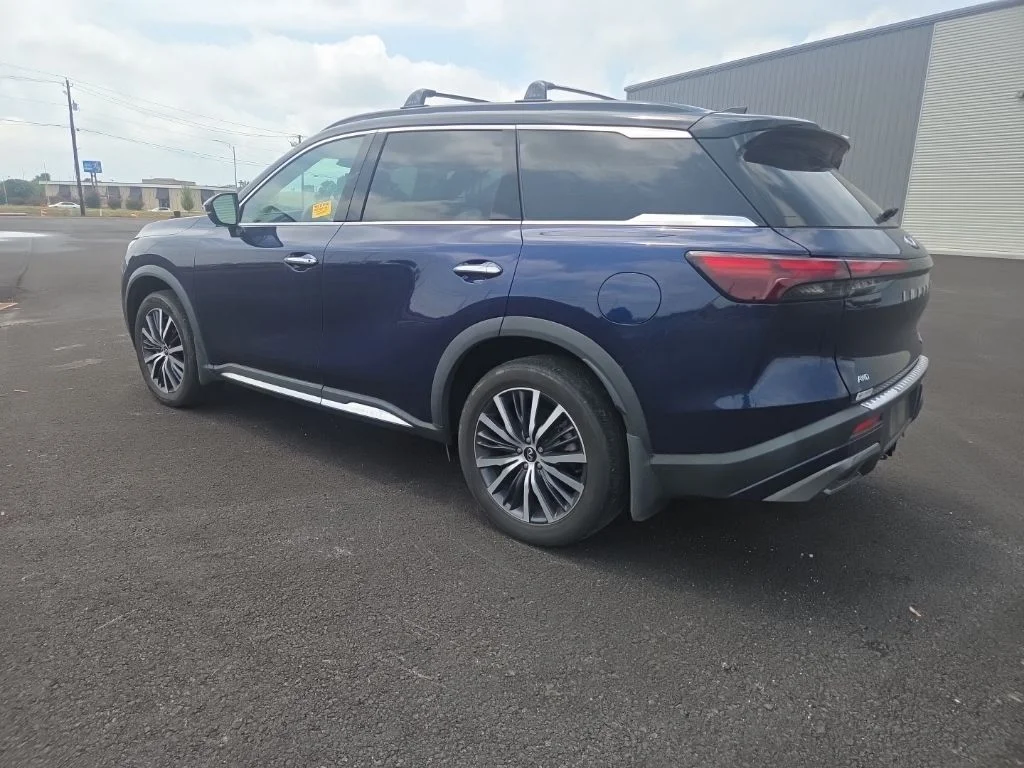 Used 2024 Blue INFINITI Autograph image 12