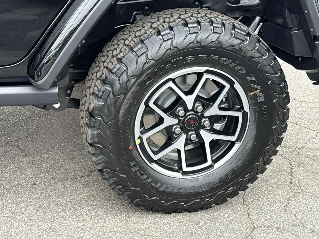 New 2025 Black Jeep Rubicon image 38
