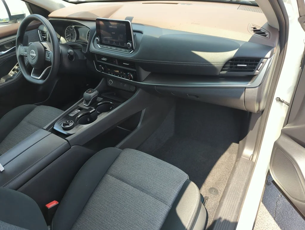 Used 2023 White Nissan SV image 22