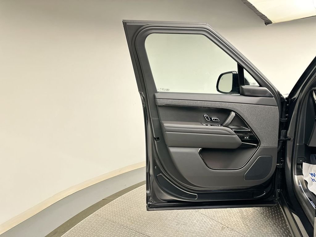 Used 2025 Carpathian Gray Premium Metallic Land Rover Autobiography image 14