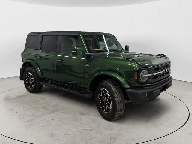 Used 2024 Green Metallic Ford Outer Banks image 3