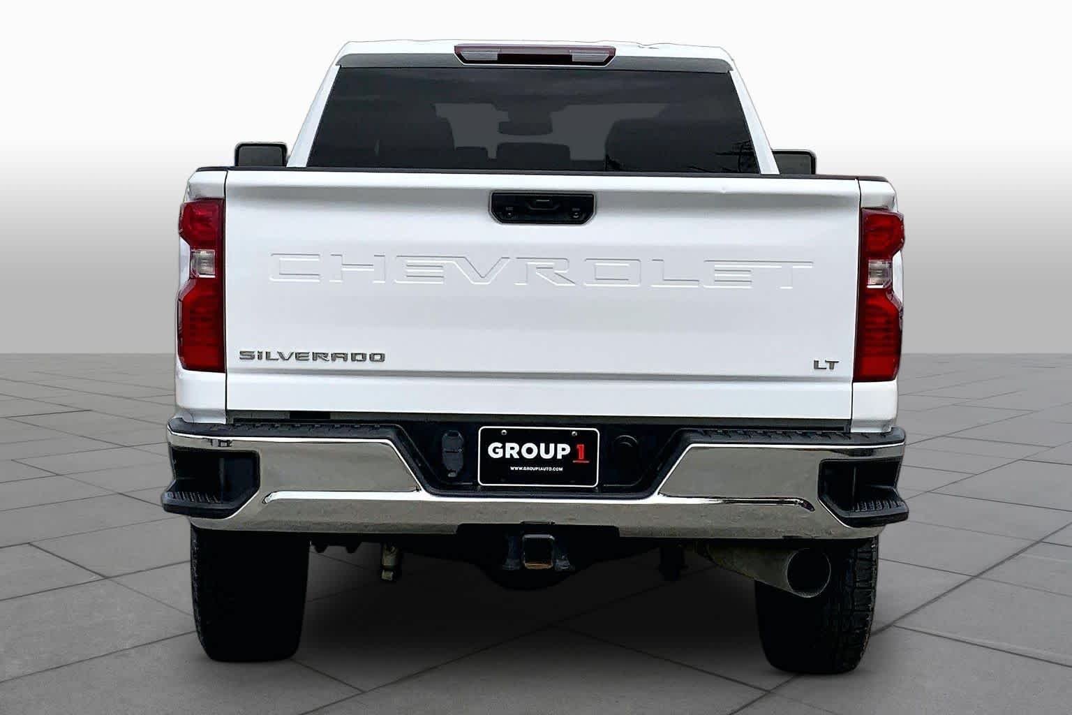 Used 2024 Summit White Chevrolet LT image 5