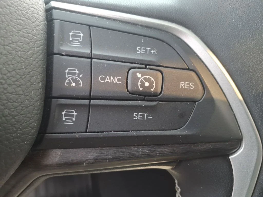 Used 2023 Black Jeep Limited image 27