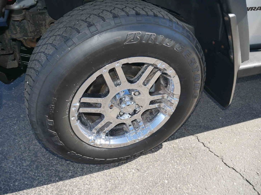 Used 2008 Silver Jeep X image 11