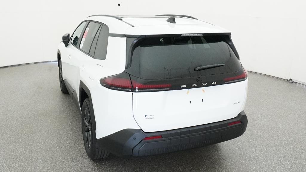 New 2026 Ice Cap Toyota XLE Premium image 4