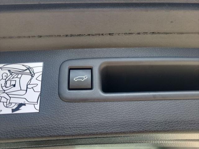 Certified Used 2024 WIND CHILL PEARL Toyota  image 43