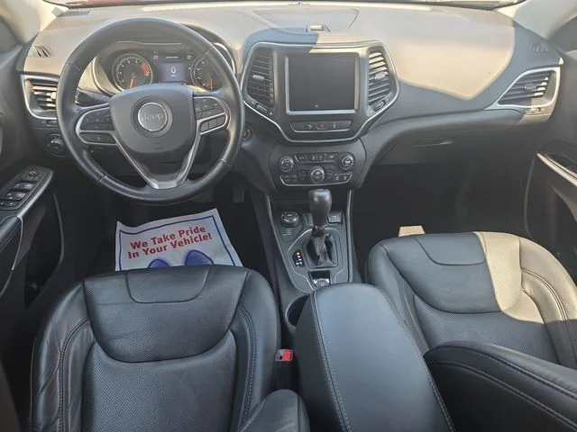 Used 2021 Red Jeep Latitude Lux image 10