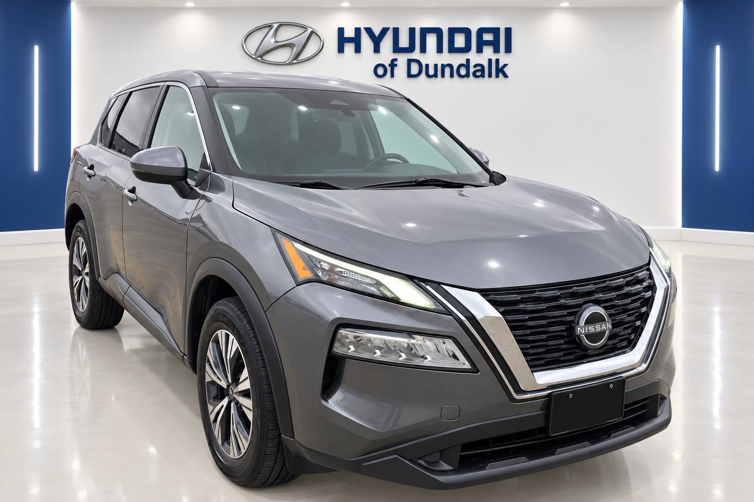 Used 2022 Gray Nissan SV image 1