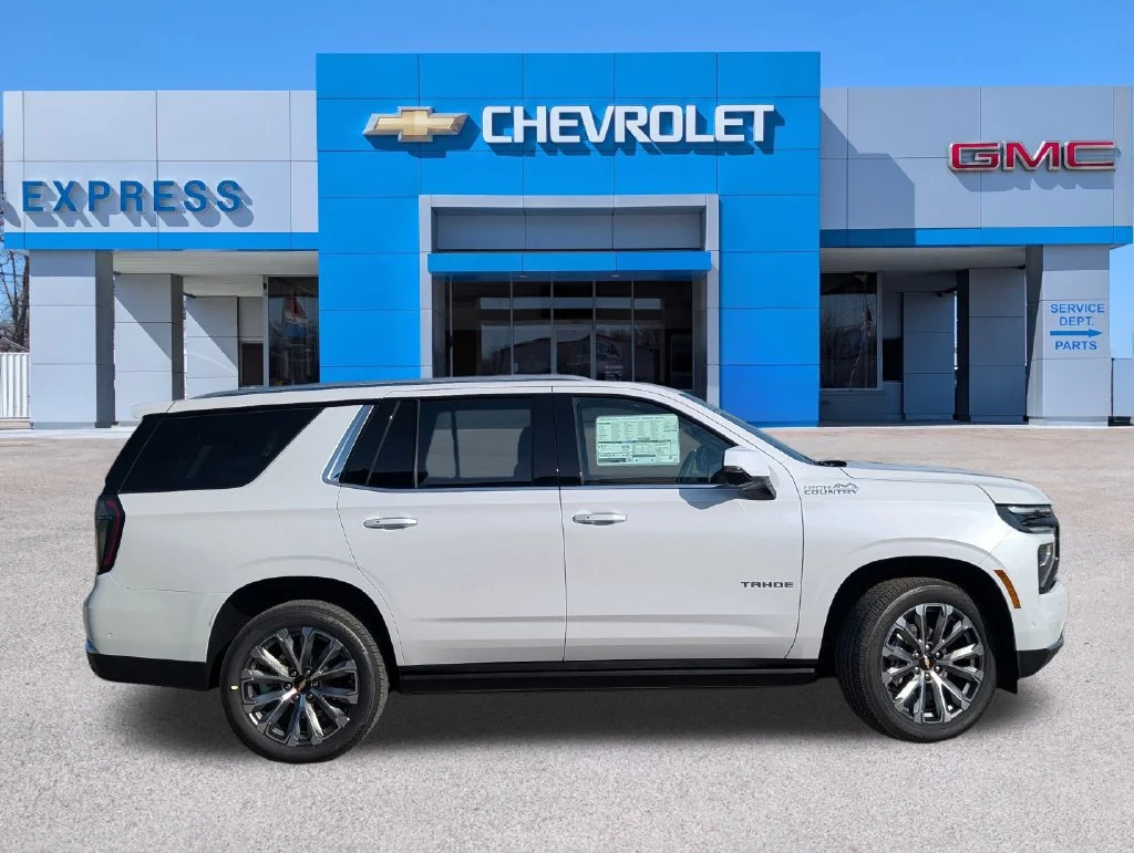 New 2026 Polar White Tricoat Chevrolet High Country image 2