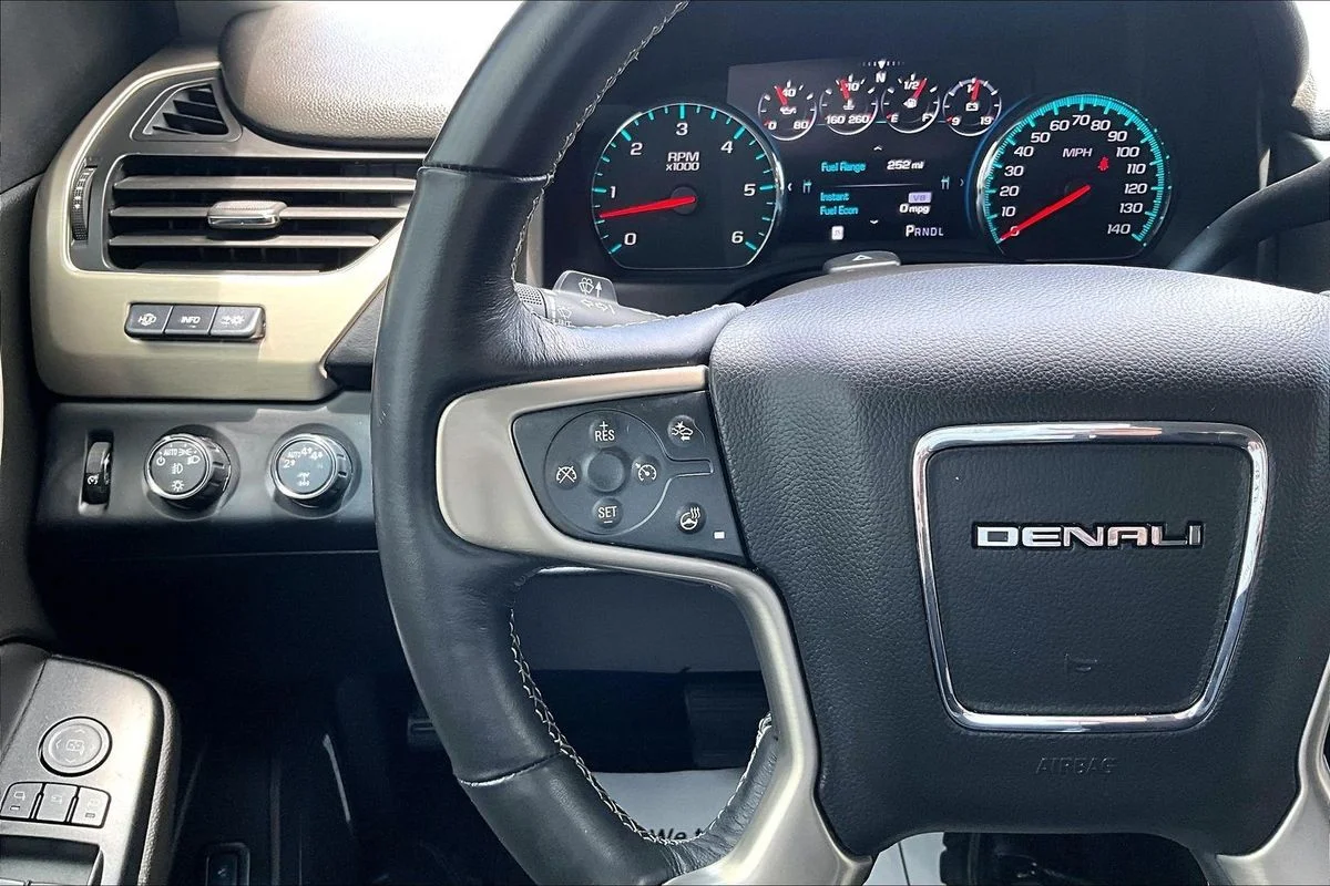 Used 2018 Black GMC Denali image 11