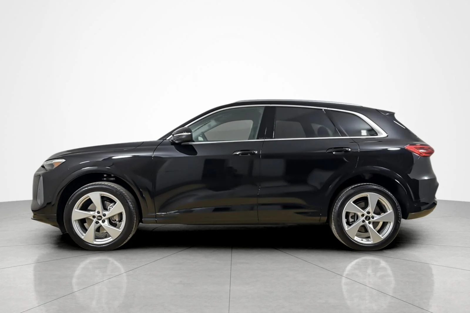 Used 2025 Mythos Black Metallic Audi Premium Plus 2.0 TFSI quattro image 2