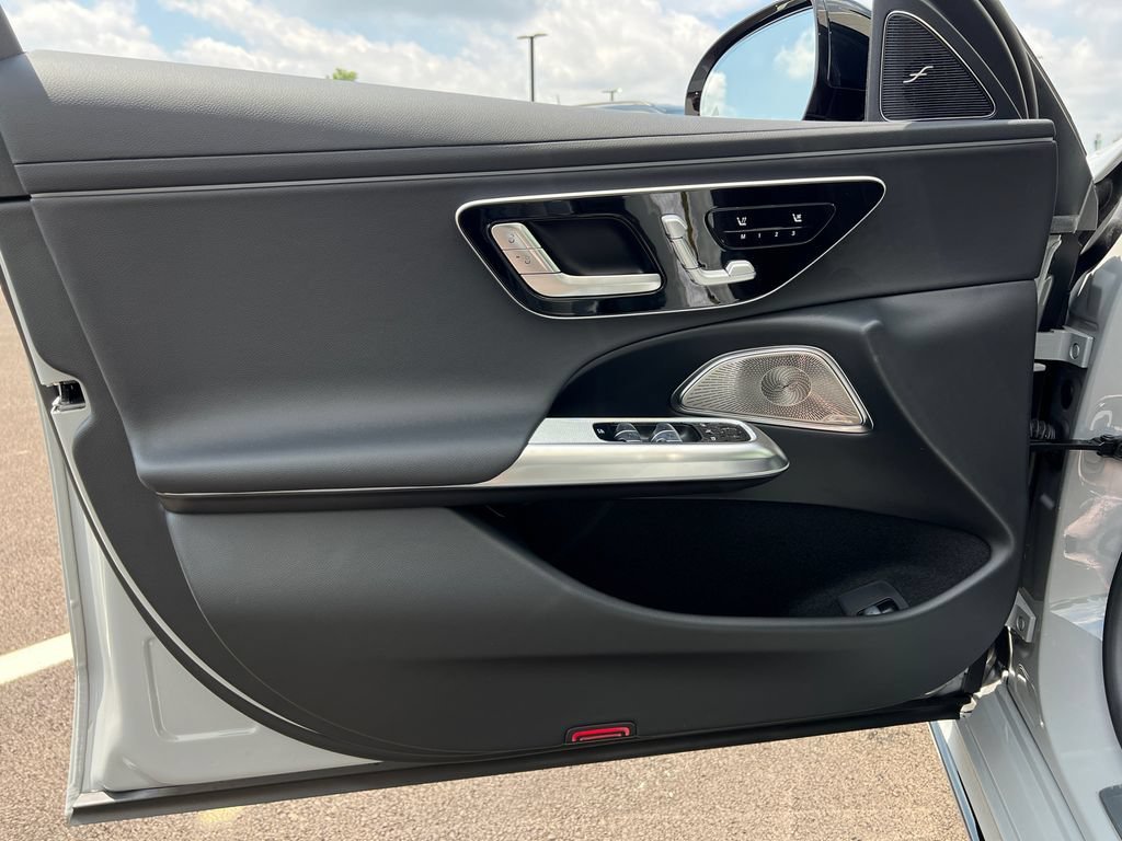 New 2026 MANUFAKTUR Alpine Grey Mercedes-Benz E 350 image 45